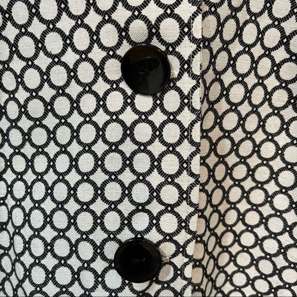 Notations silver with black circle design 3/4 sleeves big buttons crop blaze - Picture 4 of 9